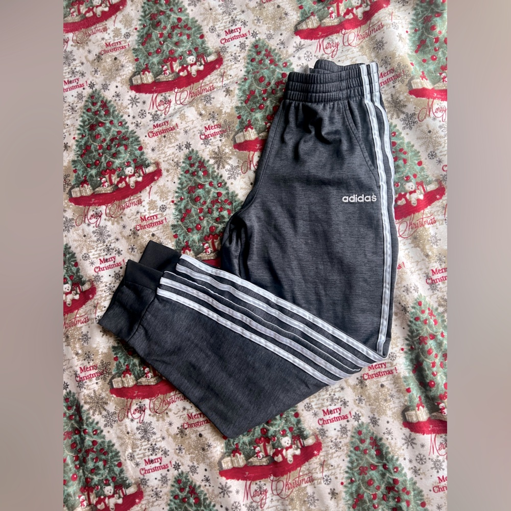 YOUTH XL ADIDAS JOGGING PANTS